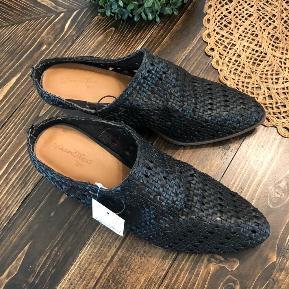 NWT Universal thread faux braided leather mules